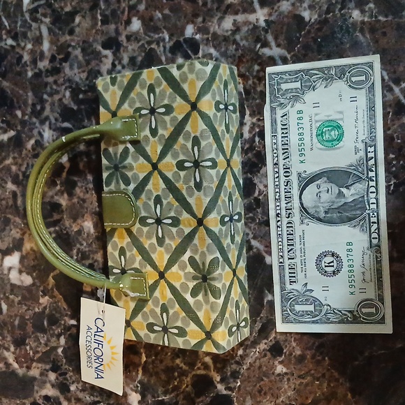 Mini Flowered Purse from California Accessories - New and never used - Picture 8 of 8
